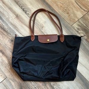 Longchamp black tote in good condition